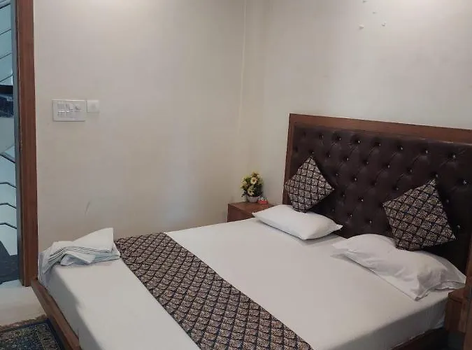 Chandra Home Stay