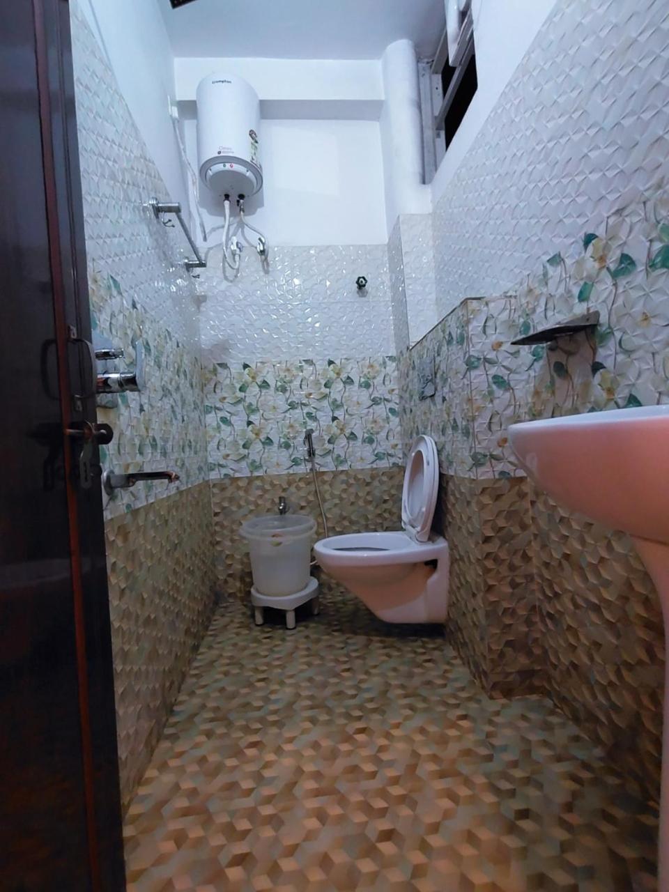 Chandra Hotel Varanasi